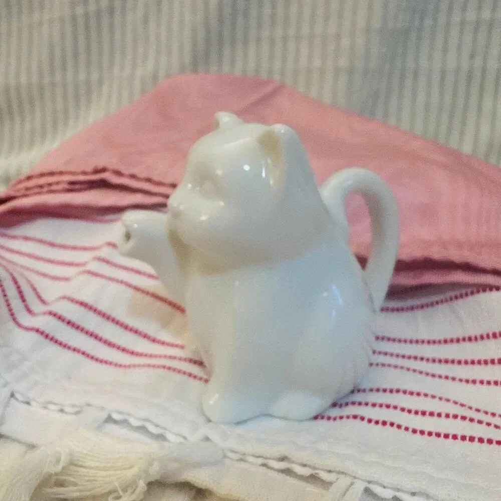 Vintage Ceramic Cat Creamer Pitcher